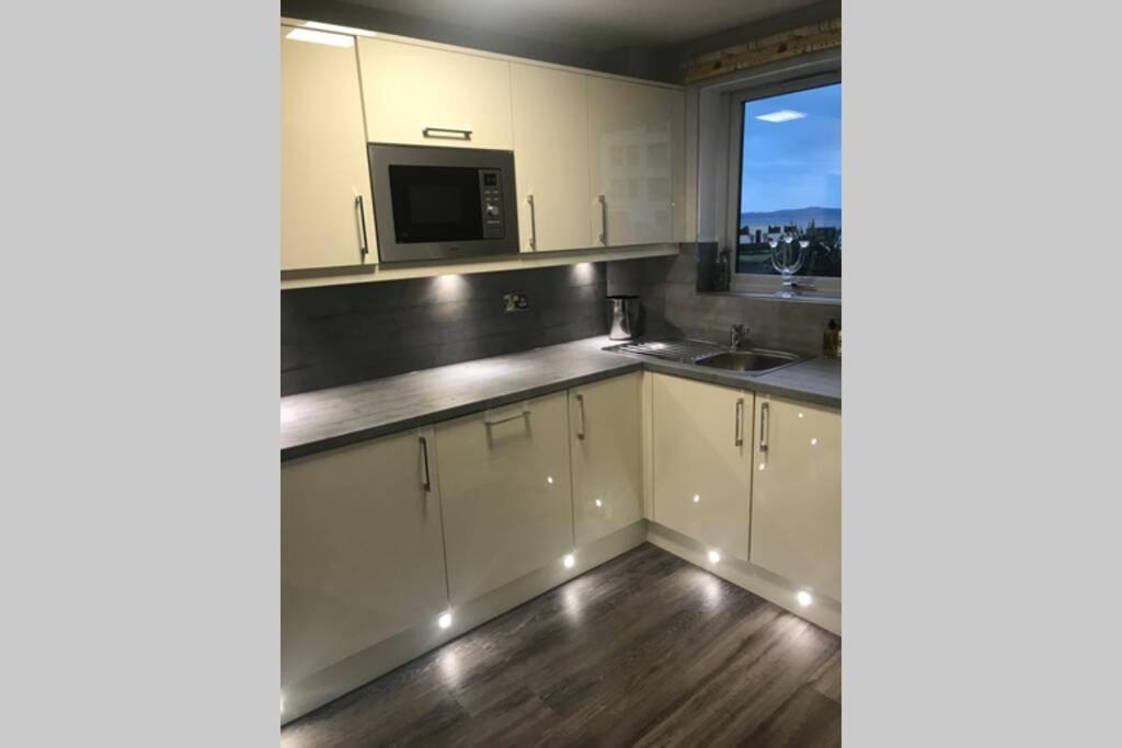 Largs Sea Front, Modern Apartment Exteriör bild