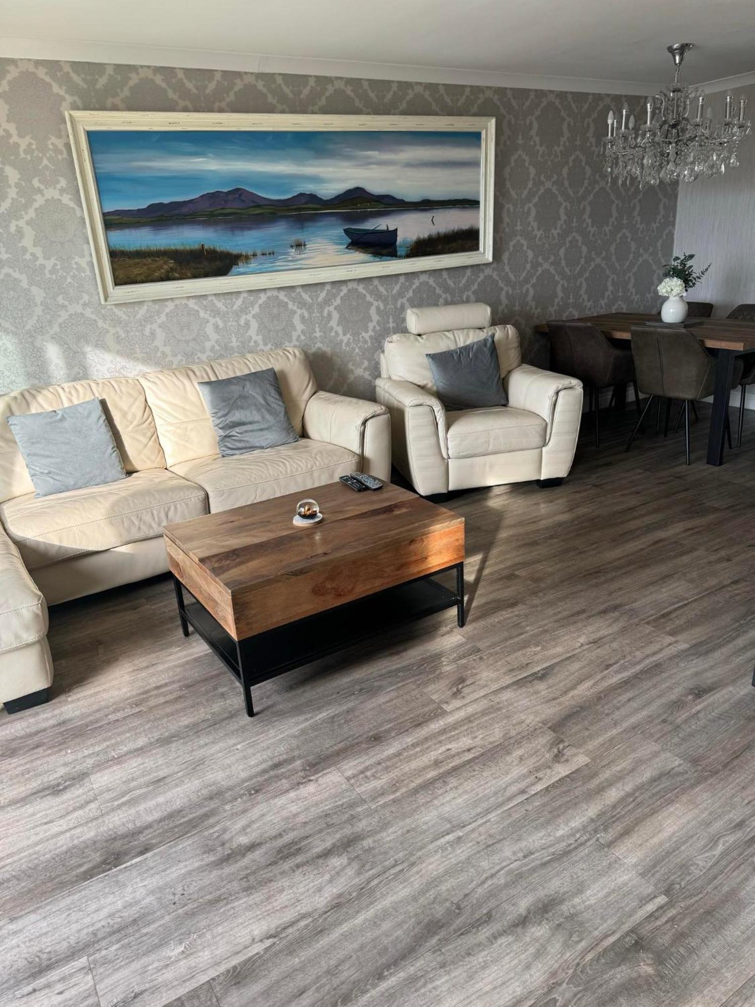Largs Sea Front, Modern Apartment Exteriör bild